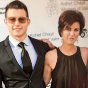 Meet your Posher, Carla